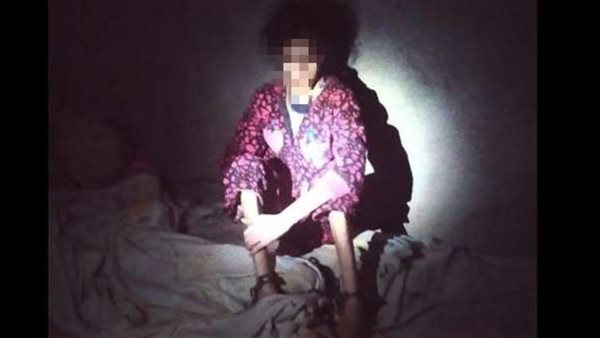 الطفلة المحبوسة