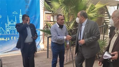 رئيس جامعة حلوان يتابع سير وانتظام الدراسة بكليات الفنون التطبيقية والاقتصاد المنزلي والسياحة والفنادق
