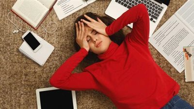 أسباب فقدان التركيز أثناء المذاكرة وحلول فعالة.. طبيب نفسي يجيب| خاص