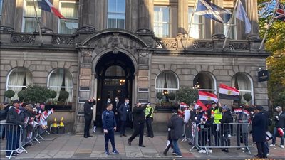 قبل قمة المناخ.. الجاليات المصرية بأوروبا تستقبل الرئيس السيسي بـ جلاسكو | صور وفيديو