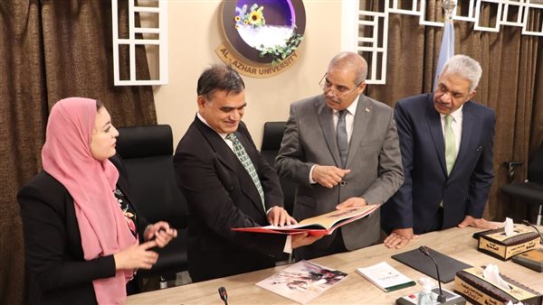 سفير بنجلاديش مع