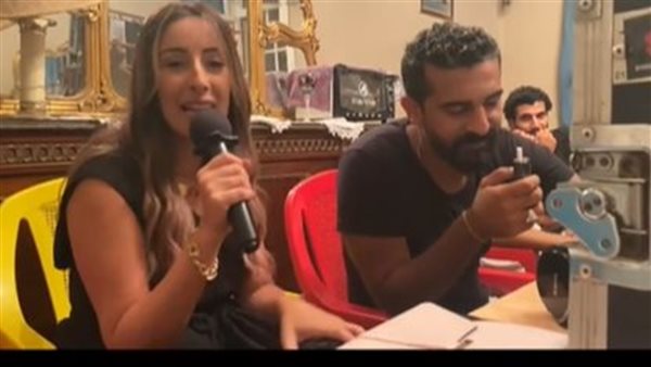 جيلان علاء والمخرج