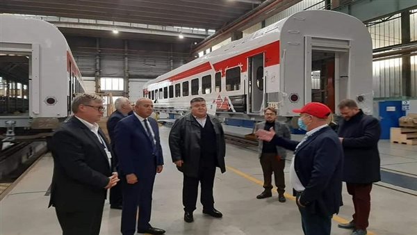 السفير يتفقد مصنع