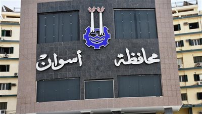 تسهيلا على المواطنين.. توفير سيارة المركز التكنولوجي المتنقلة بأسوان لأداء الخدمات الحكومية