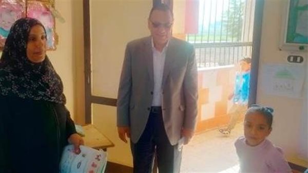 زيارة المحافظ لمدرسة