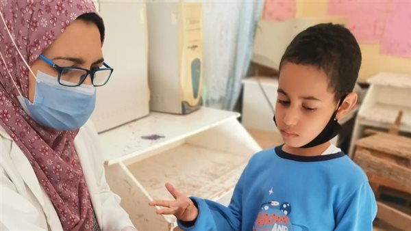 الكشف الطبي على أطفال