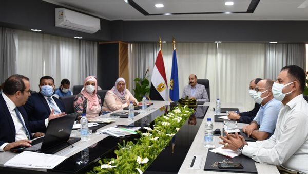 محافظ أسوان