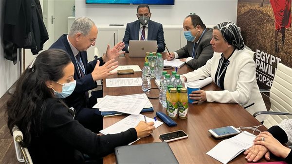 وزيرة البيئة ونظيرها