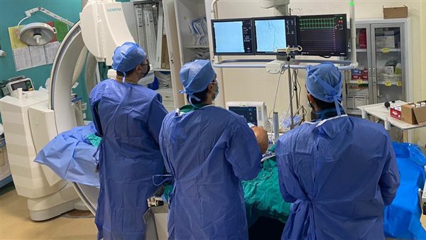 الفريق الطبي بمستشفي