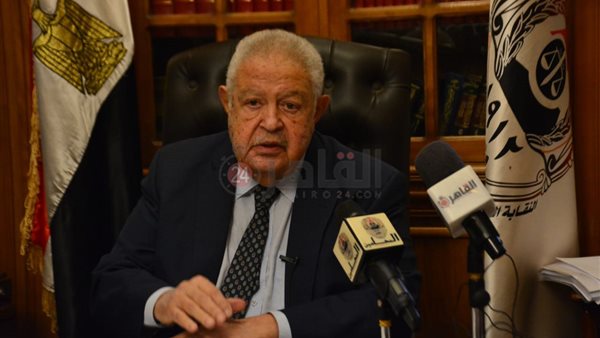 نقيب المحامين