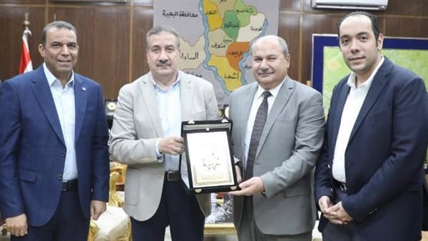 تكريم سكرتير عام