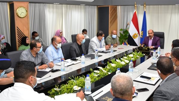 محافظ أسوان