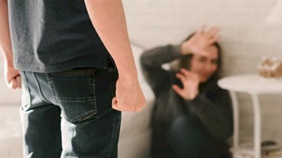 بسبب خلافات زوجية.. زوج يلقي ميه نار على زوجته وشقيقتها وحماته بكفر الشيخ