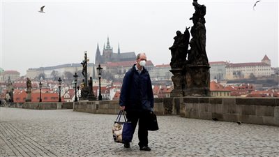 دولة أوروبية تمنع الغير الملقحين من حضور المناسبات العامة