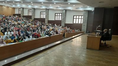 أول تحرك برلماني ضد قرارات وزير التعليم العالي بشأن التحول إلى نظام التعليم الإلكتروني المدمج