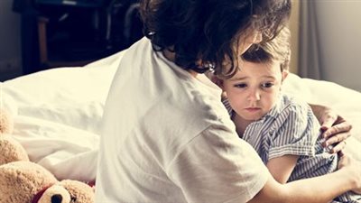 أسباب بكاء الأطفال عمر 3 سنوات في أثناء النوم وكيفية التعامل معه