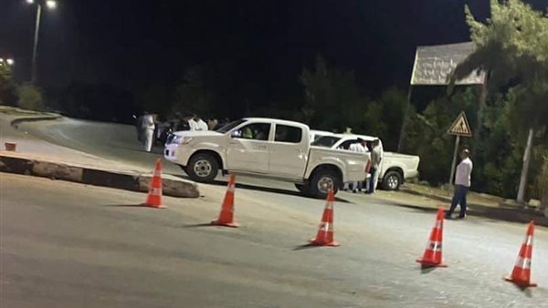 قوات الشرطة تُحاصر