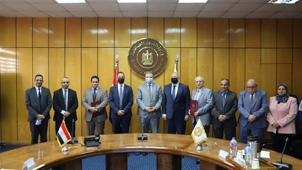 وزير القوى العاملة