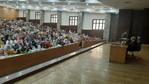 طلاب الجامعات