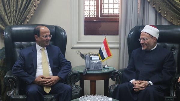 مفتي الجمهورية والسفير