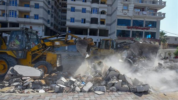 إزالة تعديات بطريق