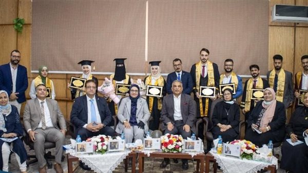 صيدلة طنطا تحتفل