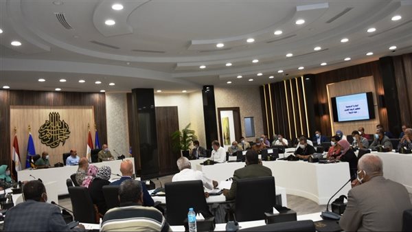 اجتماع برئاسة محافظ