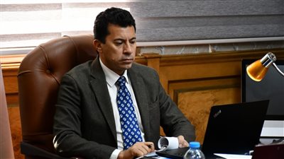 وزير الرياضة يهنئ بعثة مصر بالفوز بـ 7 ميداليات متنوعة في بطولة العالم للكاراتيه بدبي 