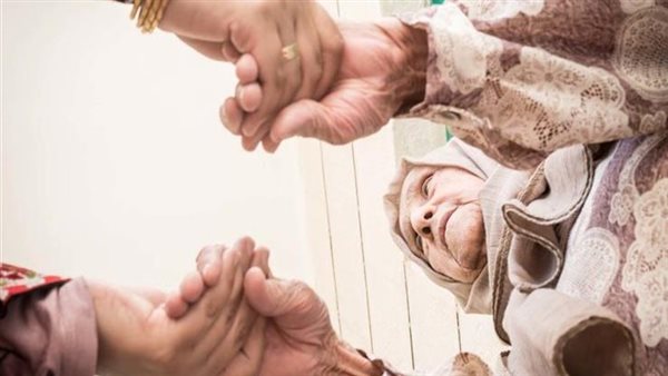 خدمة أم الزوج_ تعبيرية