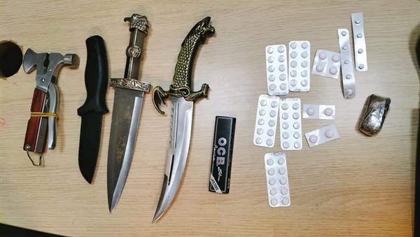 المضبوطات بحوزة رجال