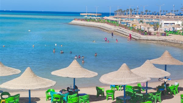 شواطئ الغردقة تستقبل