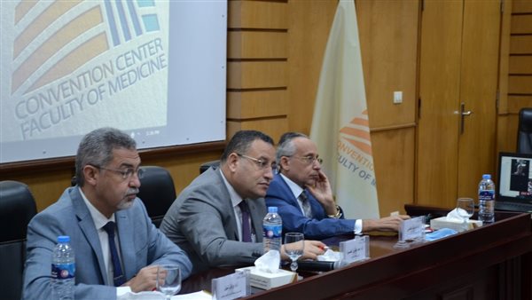 قنصوه يعقد لقاء معةالقطاع