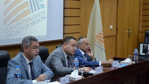 اجتماع علمي لمناقشة