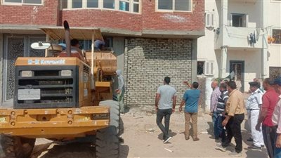 حملات لإزالة الإشغالات وضبط المخالفات بمدينتي الشيخ زايد والعاشر من رمضان