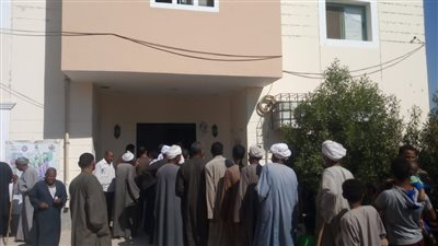 الكشف على 1140 مواطنًا خلال قافلة طبية مجانية شرق بقنا