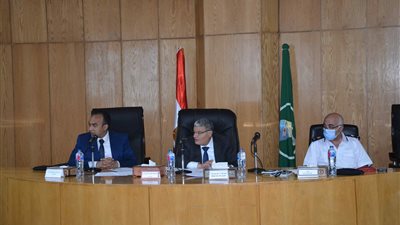 محافظ المنيا يعقد اجتماعًا لتنفيذ المرحلة الثالثة للموجة الـ18 لإزالة التعديات