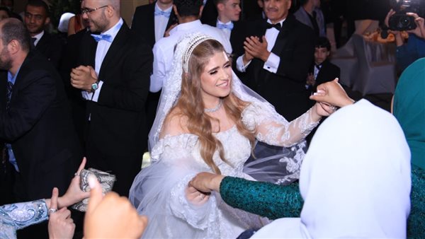 حفل زفاف الأستاذة