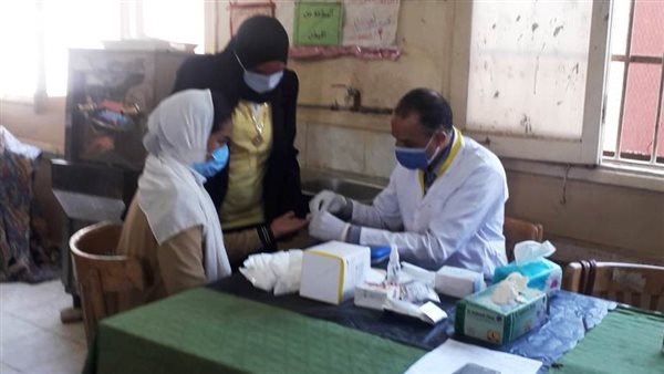 الكشف علي التلاميذ