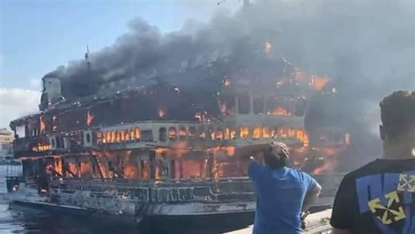 حريق باخرة رأس البر