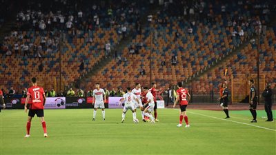 احتجاجات الزمالك في القمة 123.. مخرج أهلاوي ومعلق متحيز 