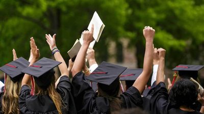 طلب إحاطة في البرلمان بشأن حرمان طلاب الثانوية الإنجليزية من الالتحاق بكليات القمة 