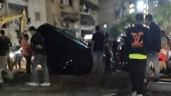 سقوط سيارة ملاكي