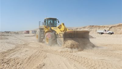 إزالة 11 مخالفة على أراضي الدولة ومنافع الري في الأقصر