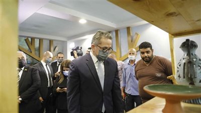 تعتبر أحد المزارات السياحية.. وزير الآثار يشارك في افتتاح قرية الفواخير بالفسطاط | صور 