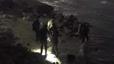 شاهد عيان: فتاة ألقت بنفسها من كوبري الإبراهيمية بأسيوط.. وقوات الإنقاذ تبحث عن الضحية