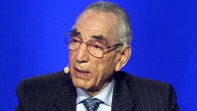 بعد فوزه بجائزة العويس الثقافية في مجال دراسات والنقد.. تعرف على مؤلفات عبد الملك مرتاض؟