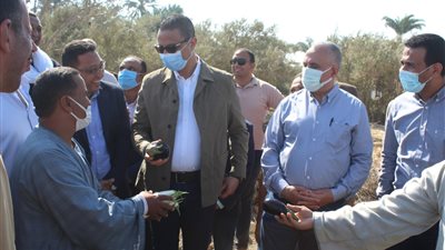 عبد العاطي يتابع مشروعات الري بالفيوم.. والمزارعون يشيدون بأعمال تأهيل الترع