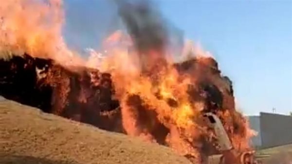 حريق في مخزن قش أرز