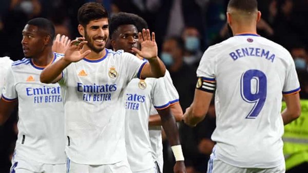 أسينسيو وبنزيما