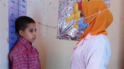 فحص أكثر من 50 ألف طالب ضمن حملة الكشف المبكر عن أمراض سوء التغذية بسوهاج | صور